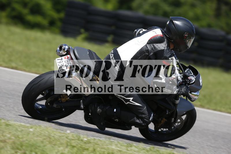 /Archiv-2024/29 12.06.2024 MOTO.CH Track Day ADR/Gruppe blau/65